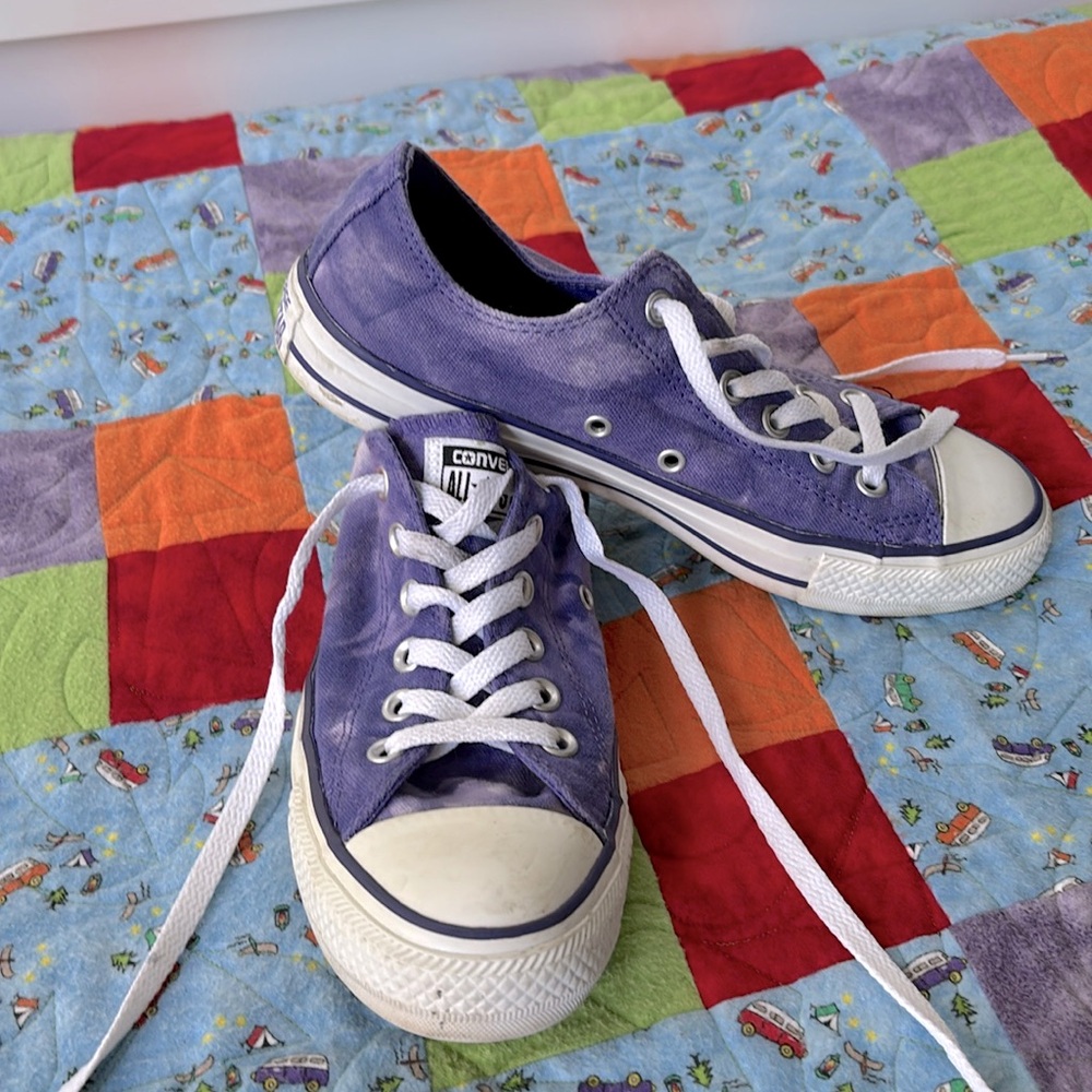 Converse All Stars women’s size 8.